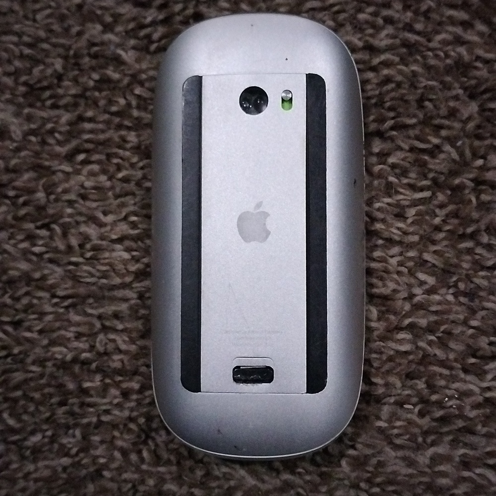 Wireless apple mouse